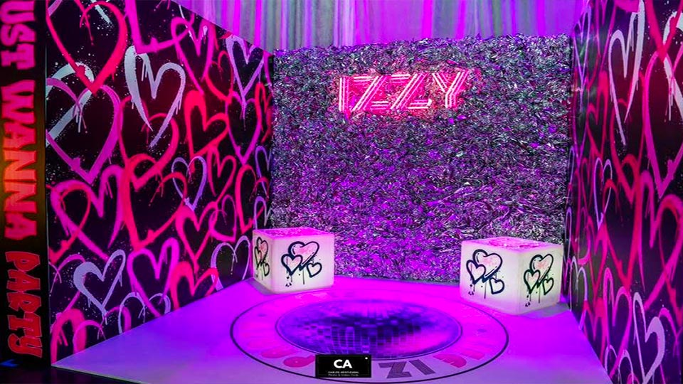 branded photo box enclosure in miami